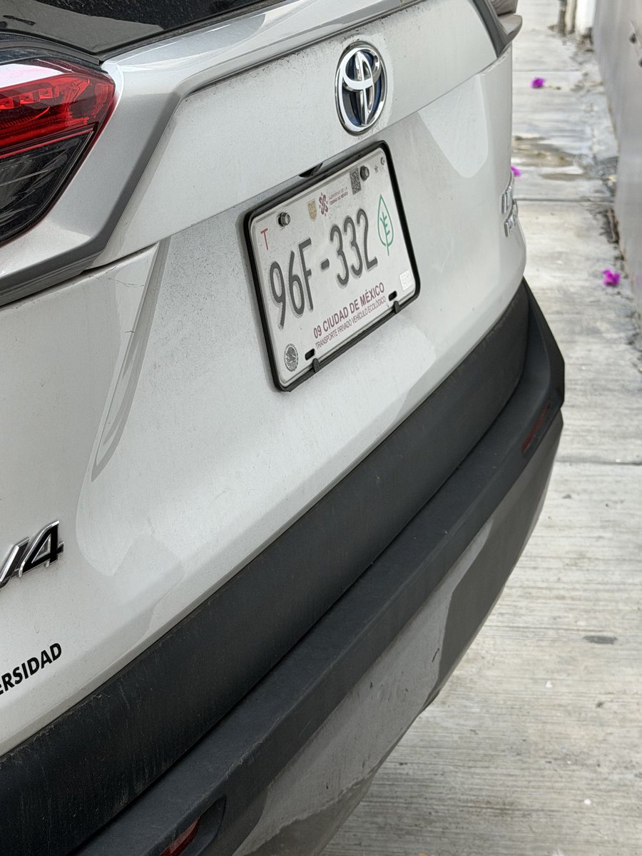 ChelerSheler's tweet photo. Que me diga por donde paso!! @UCS_GCDMX @SSC_CDMX calle oriente 154 #179 colonia Moctezuma Segunda Sección Venustiano Carranza cp 15530 (entre eje 1 y norte 21) por favor pueden levantar una infracción, siempre es lo mismo, muchas gracias! https://t.co/OPzMOkSTzW