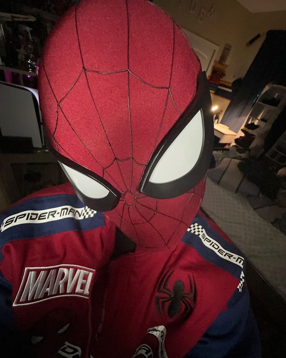 mimikosmoss's tweet photo. spidey juhoon 🕸️🕷️❤️ https://t.co/qReZgFpn3l