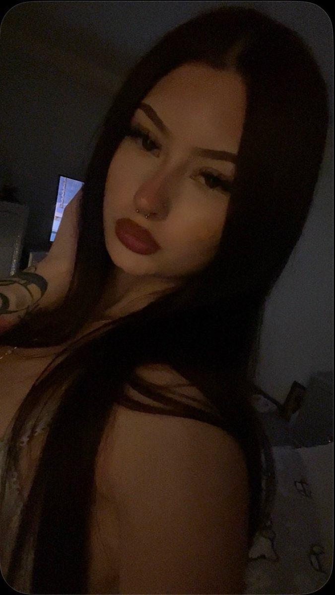 alinaqtt's tweet photo. do u like asians ?🙂‍↔️ https://t.co/J6MG0y3zZZ