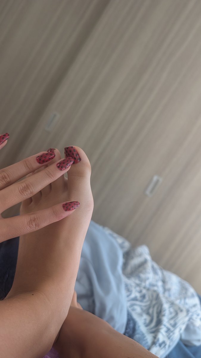uareweakloser's tweet photo. Fresh set. Simple, classy, and impossible to overlook. #RedNails #PolkaDotNails #NailFetish #HandFetish #FootFetish #PrettyHands #PrettyFeet #Manicure #Pedicure  #ToeNails #HandModel #FeetModel #FootLover #FootCommunity  #GlossyNails #NailLover #FetishModel #Findom https://t.co/Ikt97o8ZRu