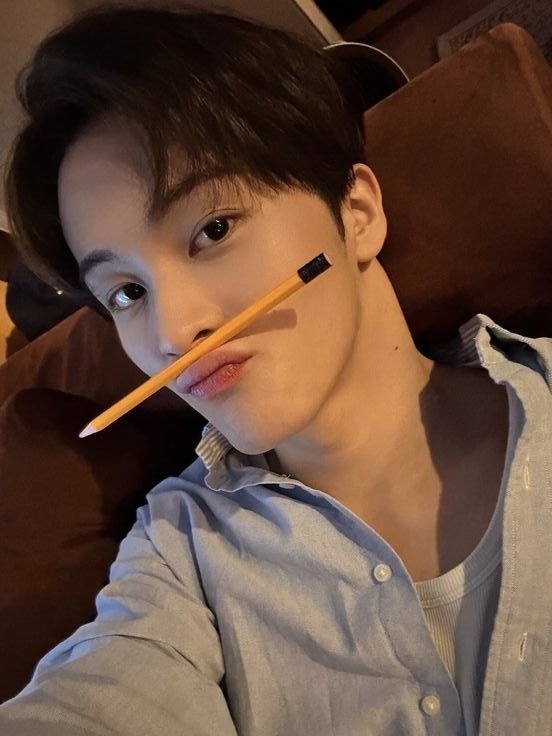 earthyrse's tweet photo. HAPPY BIRTHDAY MARK LEE!!!
#오랜내여름민형아생일축하해
#AlwayswithMarkLee https://t.co/mx72AYziPt