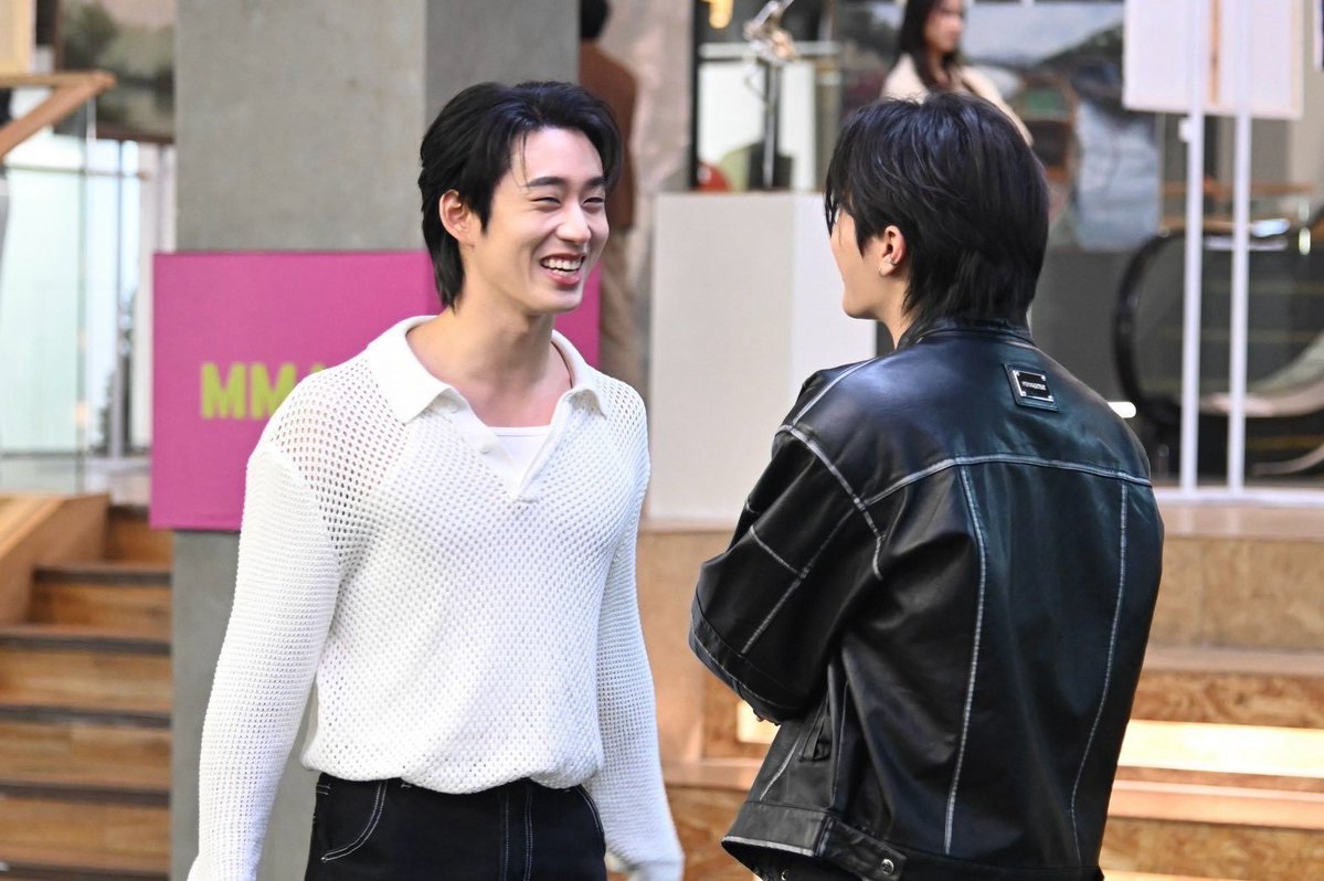 SMOT33's tweet photo. @YouManiacSeries Moth laughing because of Dean😭 Aakhh moth so cutee🤏🤏

#YouManiacSeriesQ28 #YouManiacSeries #WilliamEst https://t.co/DFqgxOT7FP