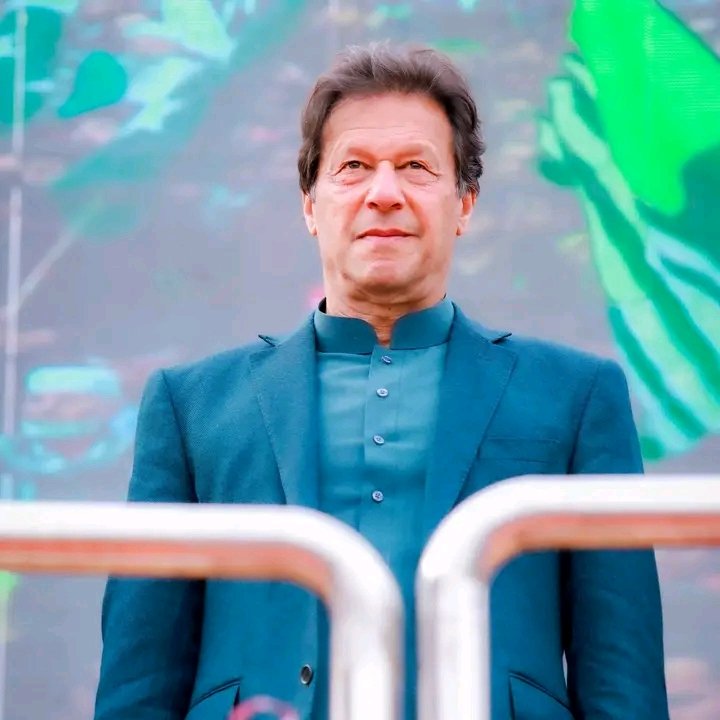 AzamAnimated's tweet photo. اک دن طلوع آفتاب ہوگا
روشن سارا چمن ہوگا

کپتان ❤️
@ImranKhanPTI @PTIofficial #imrankhan #pakistan #PakArmy https://t.co/8p99ZZmcpp