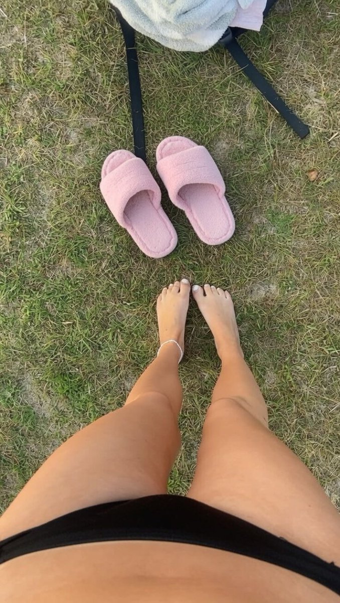 lilliankrol16's tweet photo. Summer maxing😎⛱️
#fypシ゚ #blonde #teen #trending #bikini #summer #explorepage #viralpost #hotGirlSummer https://t.co/yKVSnQYBFe