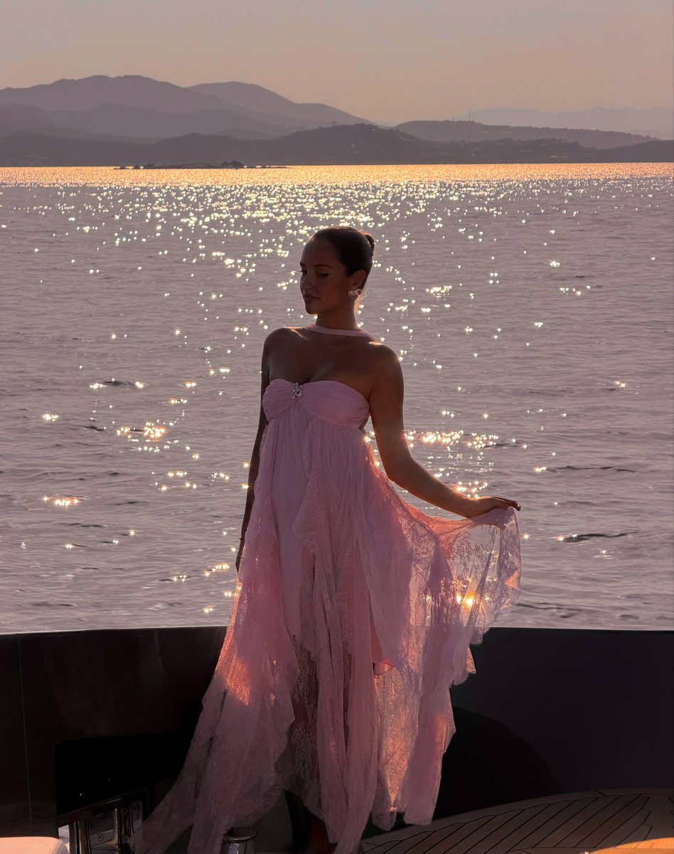 saintedbloom's tweet photo. a love letter from the sea, https://t.co/3qaUfHjpY7