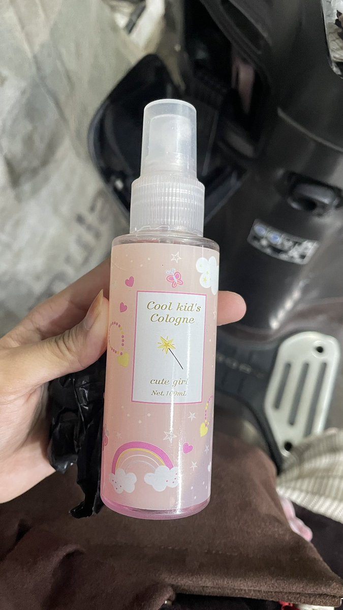 croffieerns's tweet photo. EH BELI PARFUM MINISO YG VARIAN INI TU DMN SIH? kemarin masa aku ke miniso mo beli ini kan, tp katanya udah ga produksi lg yg varian ini😔💔 (cry cry) https://t.co/erJc3uCM5I