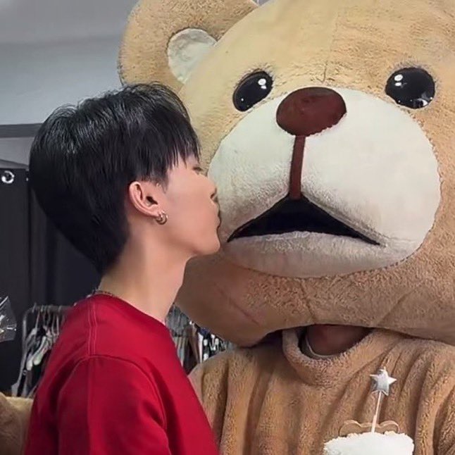 fifa060606's tweet photo. จุ๊บหมี 
#copperfifa https://t.co/qCq55GwZKN