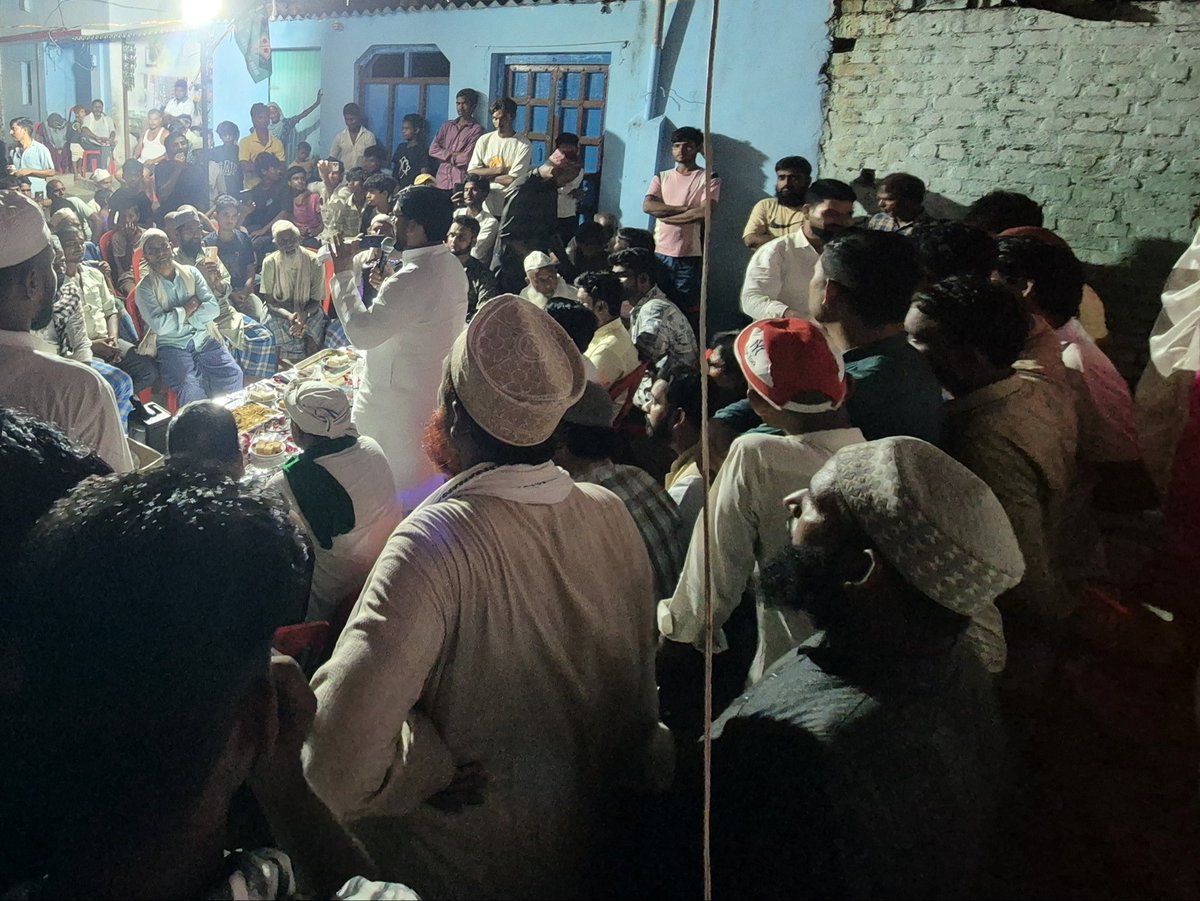 imshaukatali's tweet photo. आज शाम विधानसभा क्षेत्र मटेरा 284 में आयोजित नुक्कड़ सभा को संबोधित किया AIMIM की नीतियों को साझा किया। मटेरा की अवाम का उत्साह, स्नेह और समर्थन बहुत ही हौसलाअफ़ज़ा रहा।
मिशन फतेह मटेरा 🪁 🪁 🪁 
पतंग का निशान सुरक्षा और सम्मान 
#AIMIM #AsaduddinOwaisi #ShaukatAli #MateraWithShaukatAli #ShaukatAliForMatera