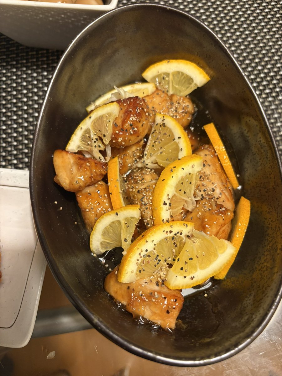 ryu06noob's tweet photo. 本日の酒のアテ
鶏胸肉のレモンペッパー
ハムカツ
ネギ塩ヤゲン軟骨
漬けうずら
#さけのあて
#料理嫌い https://t.co/AUYlQLy0FL