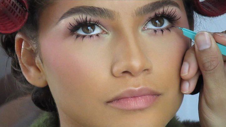 zenssdayaa's tweet photo. Her lashes she's such a doll https://t.co/LrvD30tryV