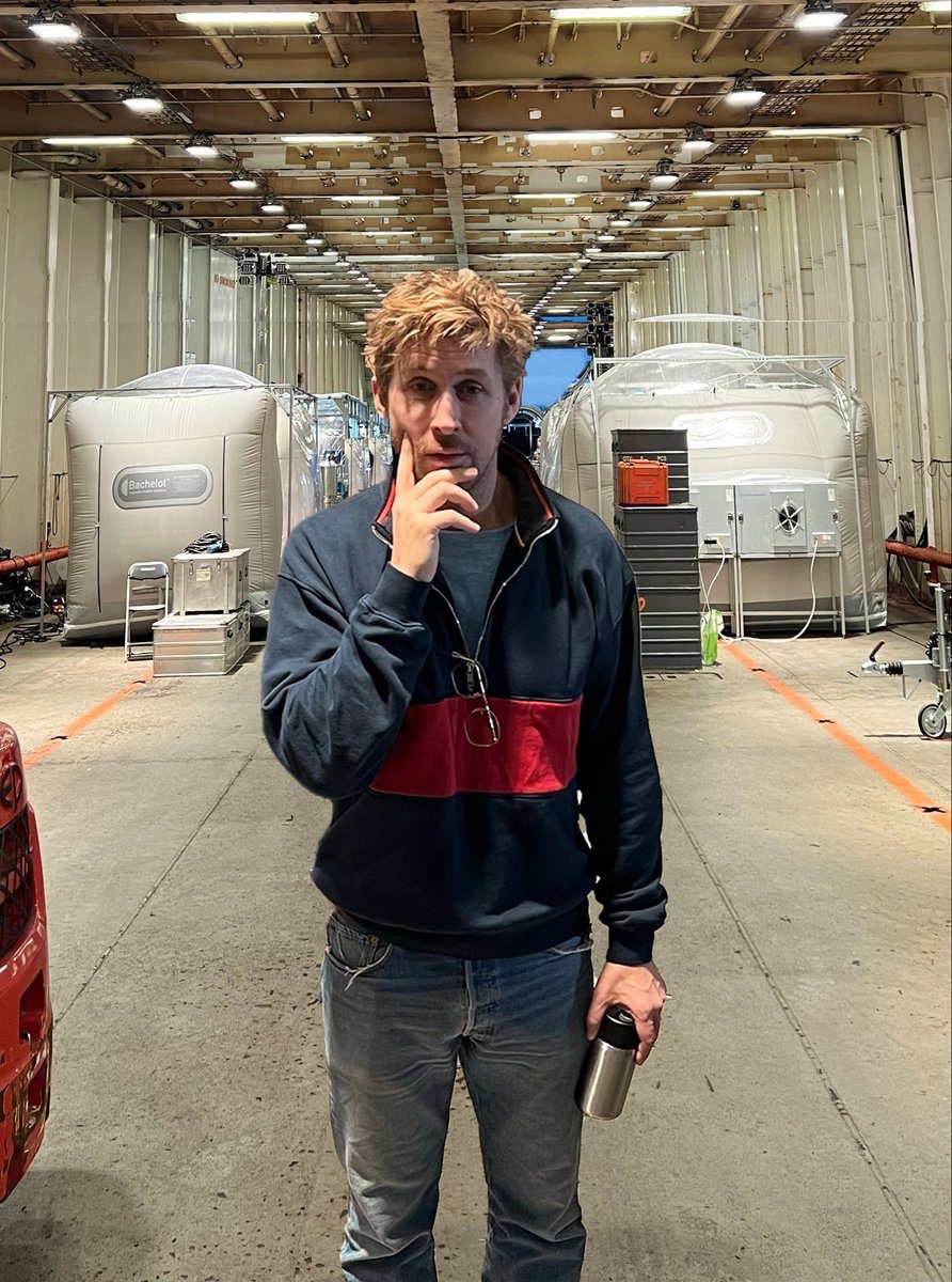 jammmatello's tweet photo. him actually being surrounded by people here is lowkey a metaphor for grace’s personality and the way he isolates himself from those who want to be close to him.  grace’s loneliness is self-inflicted and he doesn’t realize how hurtful it is to the ppl around him to be pushed away https://t.co/qxqPxzDsrz