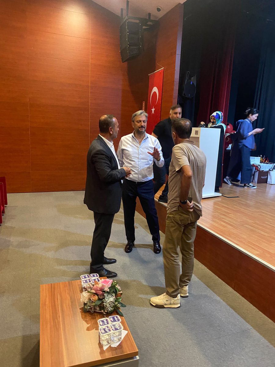 rahmancanmhp's tweet photo. @BasaksehirMhp İlçe Başkanlığımızı ziyaret ederek, yaklaşan ilçe kongremize yönelik hazırlıkları yerinde değerlendirdik. Kongremizin gerçekleştirileceği alanı İlçe Başkanımız Sayın @recepgulbahar24 ile birlikte inceleyerek istişarelerde bulunduk.

Teşkilatlarımızın azmi, birlik ve beraberlik ruhuyla kongre sürecimizi en güzel şekilde tamamlayacağımıza olan inancımız tamdır. ilçe başkanımız ve yönetimine çalışmalarından dolayı teşekkür ediyor, çalışmalarında başarılar diliyorum..

#Milliyetcihareketpartisi #mhpistanbul 
#VolkanYılmaz #mhpbasaksehir #RahmanCan