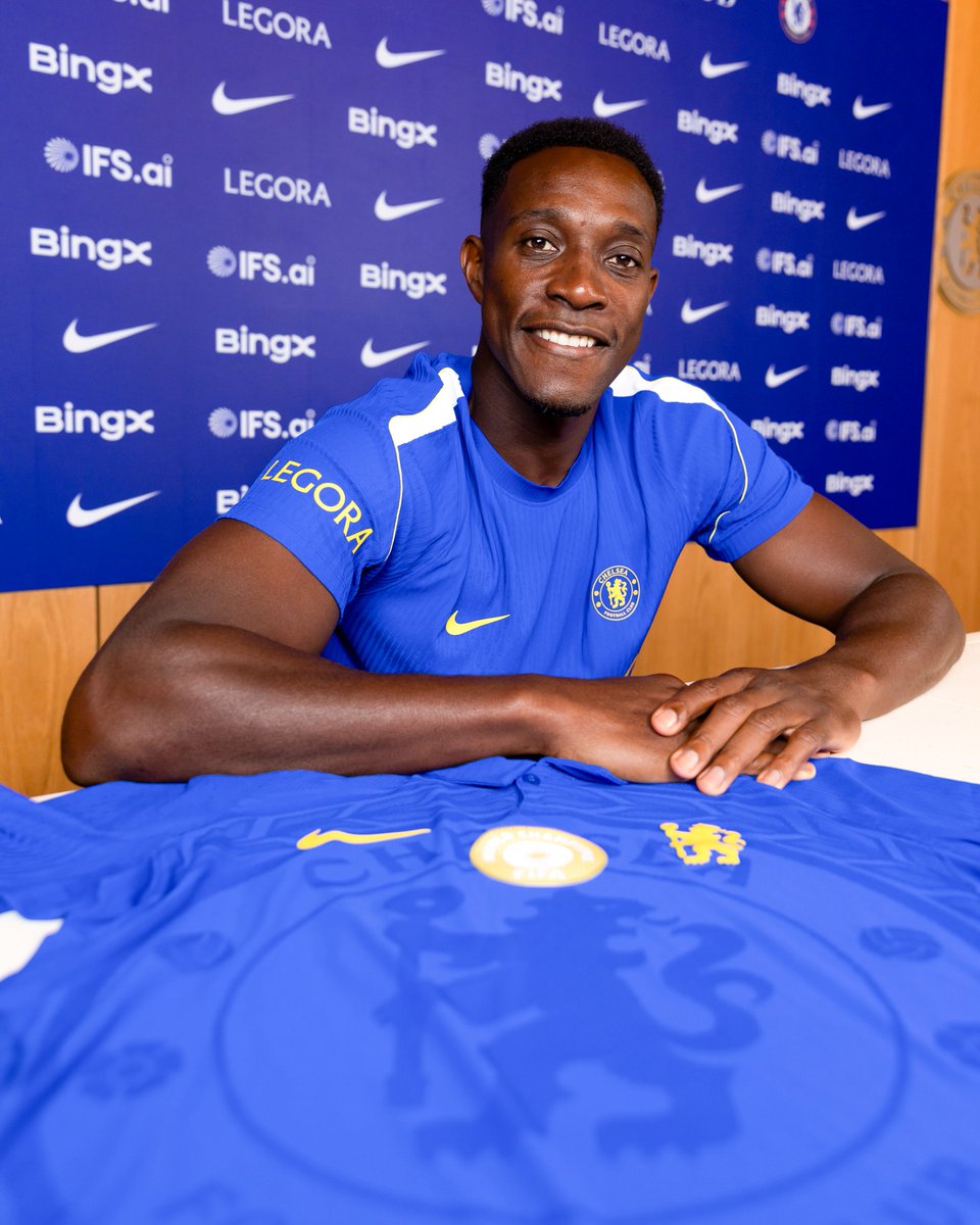 brfootball's tweet photo. Chelsea unveil their newest signing Danny Welbeck 🔵 https://t.co/GluHVljBZZ