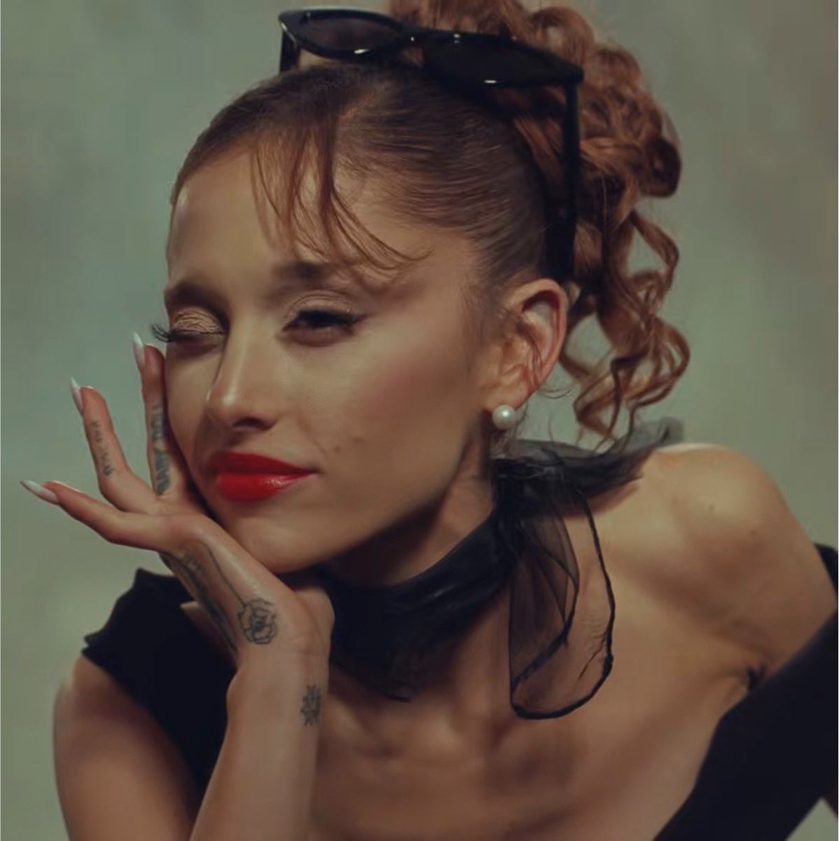 chartdata's tweet photo. Ariana Grande's "petal" debut at #1 on the global Spotify chart with 7.823 million streams. https://t.co/T4cGo5Mz5r