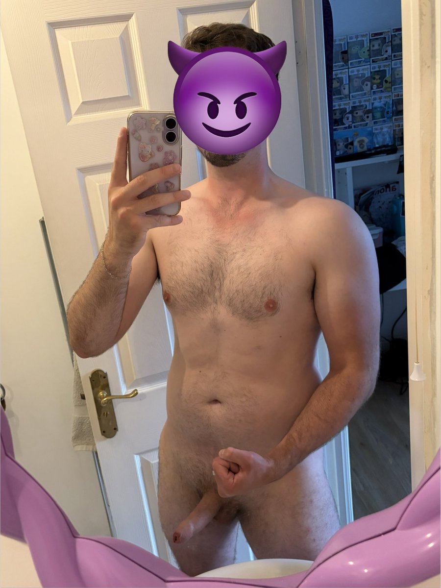 MattsFantasies's tweet photo. Would you like it if I sent you pics like this, bro? Showing you how hard thinking about your perfect lil hole gets me? 😈 https://t.co/ep5qNNMUXt
