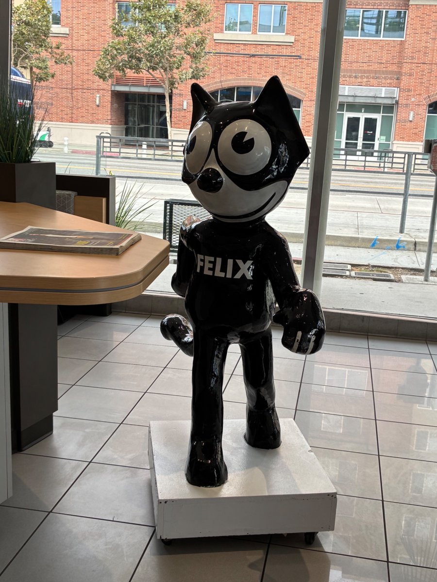 mrjinnany's tweet photo. Here are some pictures I took at the Felix Chevrolet during my trip to Los Angeles. #felixthecat https://t.co/kjLTUwNtx6