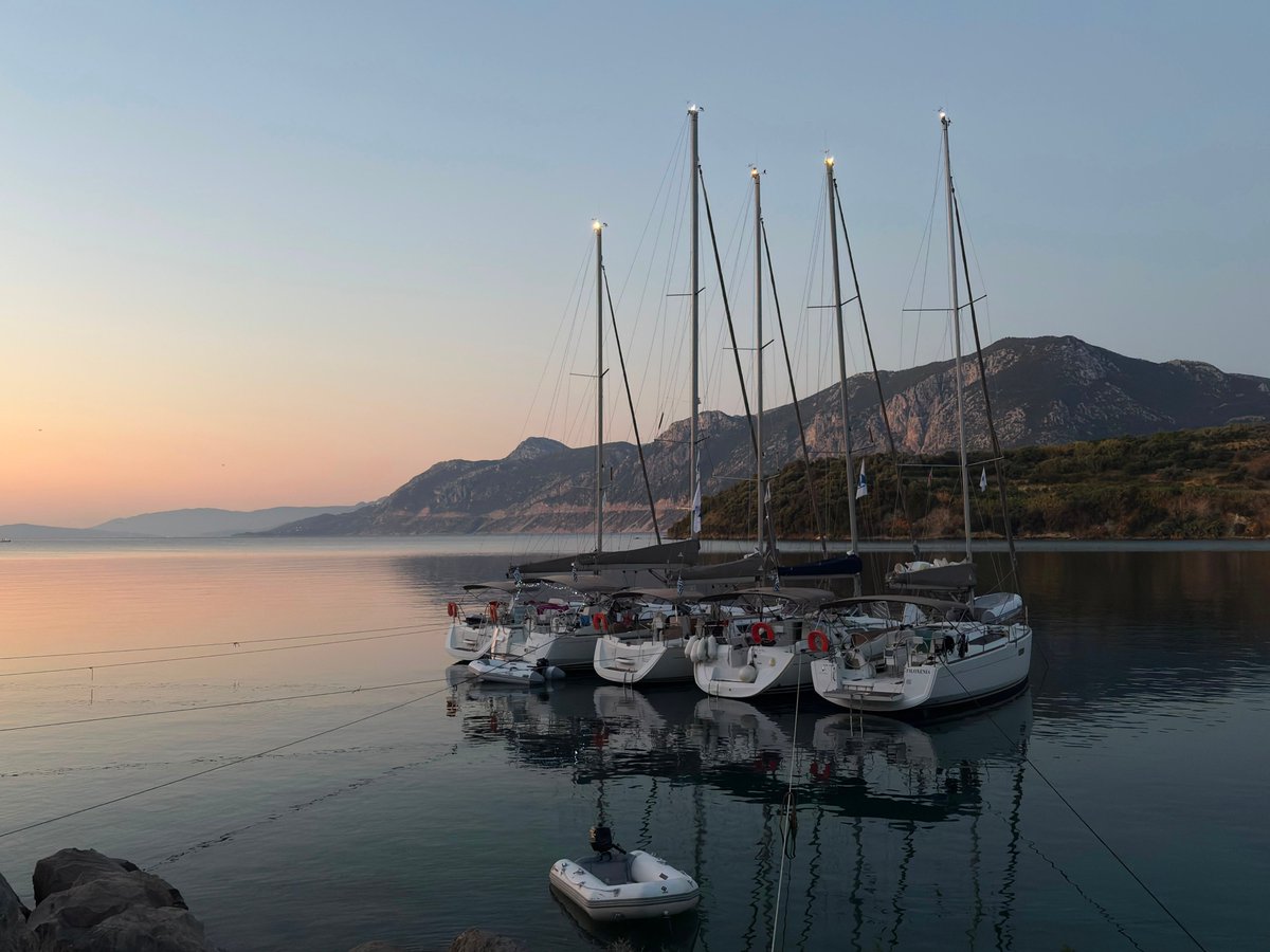 VarosYacht's tweet photo. DISCOUNTS for August &amp; September bookings. Island hop on a boat in Croatia or Greece. BAREBOAT &amp; SKIPPERED boats. Also,FLOTILLA holidays for all the family in POROS Greece. @Split @Hvar @Dubrovnik and @POROS Greece
https://t.co/M7ibHiiej1 https://t.co/mIUi0HLCPh