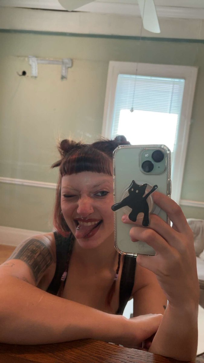 edenstormz's tweet photo. Goodmorning yall 💜💜💜 customs available !! Dm me for a menu #buyingcontent https://t.co/u2pbp9TlFD