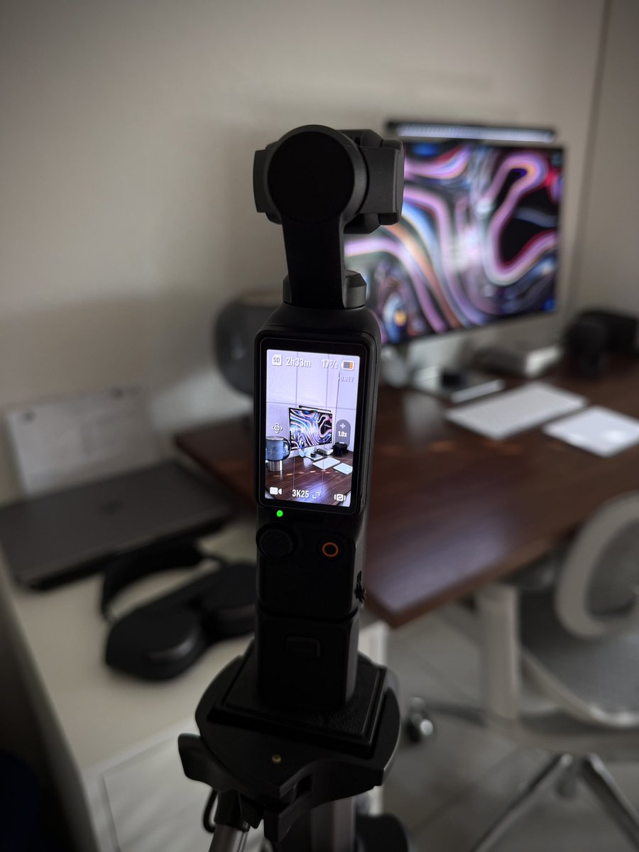 synopsisou's tweet photo. La meilleure caméra pour créer du contenu, petite, simple à transporter rien à ajouter https://t.co/NUL3HPce1Z