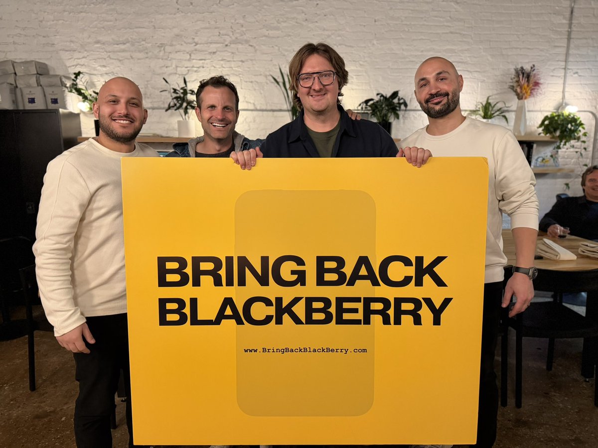 crackberrykevin's tweet photo. @Youkhna @MinimalCompany Say the word “BlackBerry” and @crackberrykevin appears like a genie from a bottle!! 🧞

MP2 is looking tidy! When you came to the Bring Back BlackBerry event last year I figured you guys were cooking on something like this. Nice step up (and size down) from MP01! https://t.co/gYdR7vjZDc
