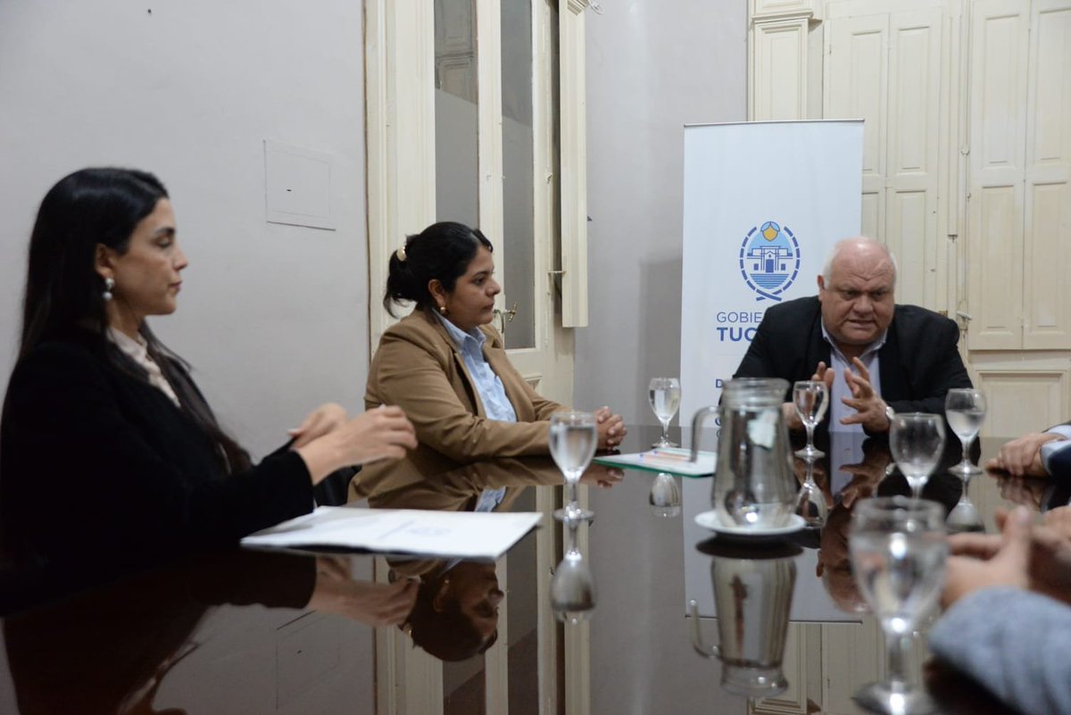FEDEMASSOTUC's tweet photo. Con el gobernador Osvaldo Jaldo seguimos construyendo un Estado presente, que escucha, genera oportunidades y trabaja por la inclusión y el desarrollo de todos los tucumanos y tucumanas. 

#FedericoMasso #TucumánTurismo #EconomíaSocial #Emprendedores #Inclusión #EstadoPresente https://t.co/nrsq9Cg6wh