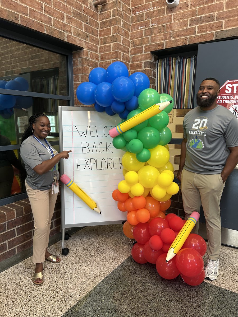 PRE_Explorers's tweet photo. Our halls were filled with smiles, excitement, and the energy of our amazing Explorer families as we kicked off the 26–27 school year!
Thank you to our families, teachers, staff, and PTO for making Meet &amp; Greet a huge success.📷 https://t.co/bDTODr8QoH