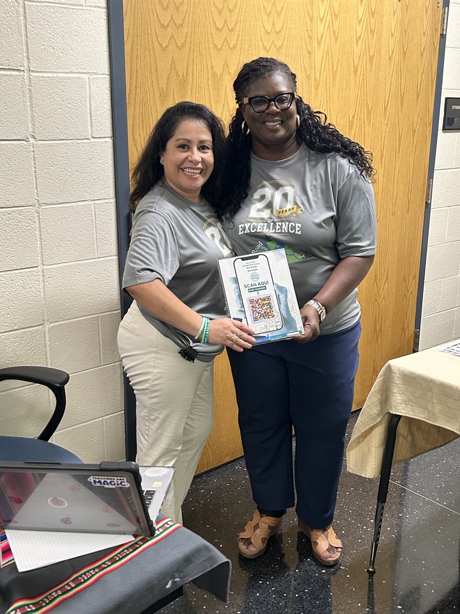 PRE_Explorers's tweet photo. Our halls were filled with smiles, excitement, and the energy of our amazing Explorer families as we kicked off the 26–27 school year!
Thank you to our families, teachers, staff, and PTO for making Meet &amp; Greet a huge success.📷 https://t.co/bDTODr8QoH