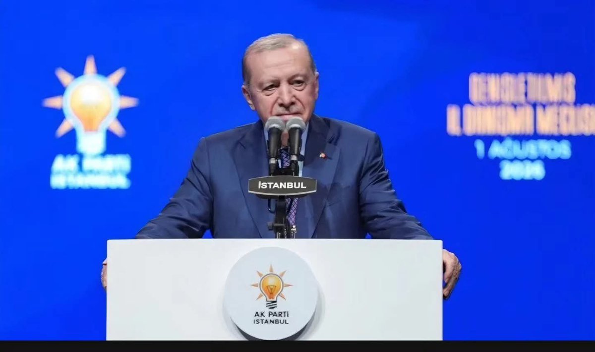 erdoganakgull's tweet photo. 📍 İstanbul
Cumhurbaşkanımız ve Genel Başkanımız Sayın Recep Tayyip Erdoğan'ın katılımlarıyla AK Parti İstanbul İl Danışma Meclisi Toplantımızı gerçekleştirdik.
Toplantımızın ardından, ailemize katılan yeni belediye başkanlarımızın rozet takdim törenine de iştirak ettik. https://t.co/PKpUA7rCN6