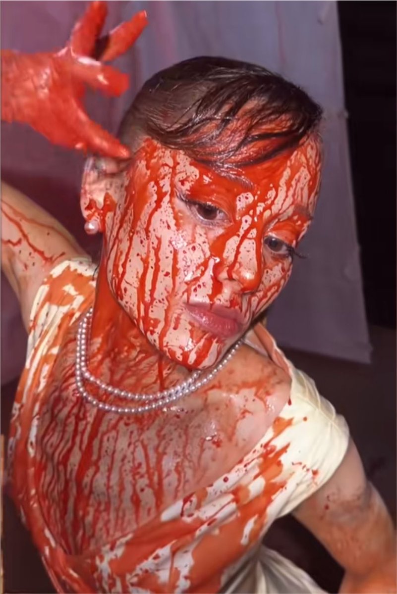 gwsmoonlights's tweet photo. woah this blood covered princess https://t.co/2VOjL9bp8S