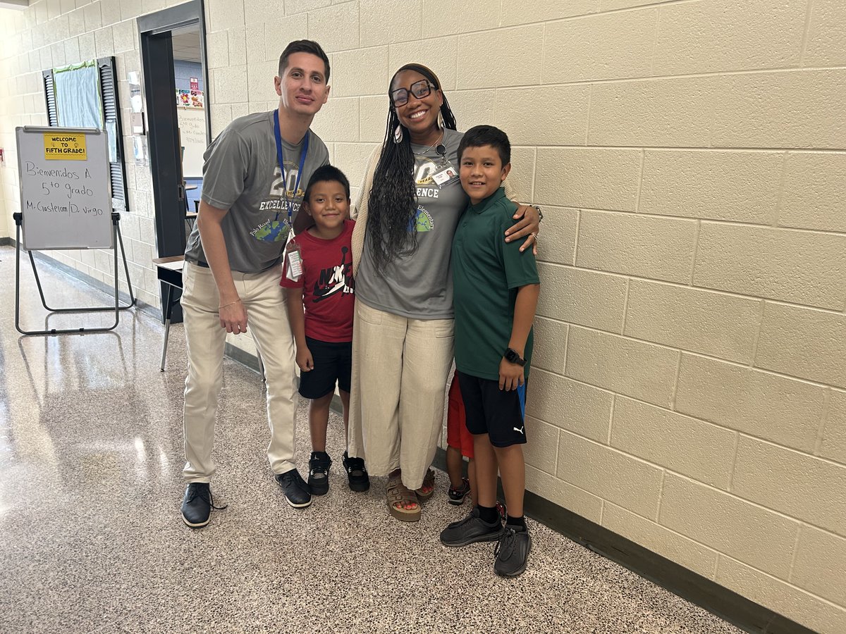 PRE_Explorers's tweet photo. Our halls were filled with smiles, excitement, and the energy of our amazing Explorer families as we kicked off the 26–27 school year!
Thank you to our families, teachers, staff, and PTO for making Meet &amp; Greet a huge success.📷 https://t.co/bDTODr8QoH