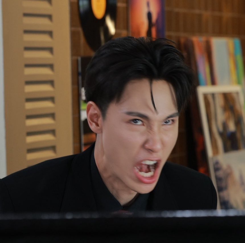 Starryhoshi's tweet photo. ไม่ไหว 5555555555555555555 https://t.co/S4JzILBGT4