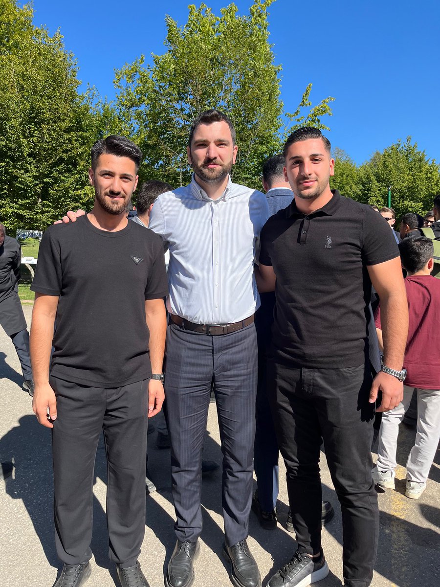 edremit_ak's tweet photo. Yürütme Kurulu üyelerimiz, Kocaeli Gençlik Şöleni kapsamında Gençlik Kolları Başkanımız Yusuf İbiş ve Gençlik Kolları Başkan Yardımcımız Osman Nuri Nazlıer ile bir araya gelerek hatıra fotoğrafı çektirdi. https://t.co/eJ8WmCFPdd