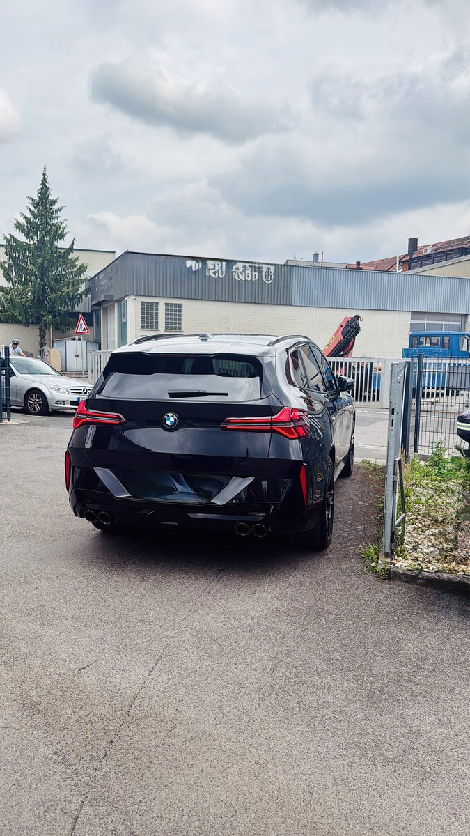 THECEOBEAR_DE's tweet photo. Den Wochentag Boliden noch schnell vom Aufbereiter geholt. Wer von euch kรผmmert sich um die Adiletten damit der Innenraum nicht gleich wieder dreckig wird?
#bmw #fastcar #alpha #ceo #master #cashmaster #paypig #feet #sweat #dom https://t.co/LwTiFlaeNy