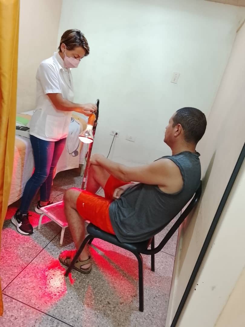 LAR_2025's tweet photo. Seguimos llevando Esperanza y Salud a todo el que necesita. Avanzamos en nuestros servicios desde el CDI Bararida, estado Lara 🇻🇪 comprometidos con la Virtud y el Honor de la medicina cubana 🇨🇺.
#CubaCoopera
#CubaNoEsUnaAmenaza
#TumbaElBloqueo https://t.co/JrFgdGNo1p