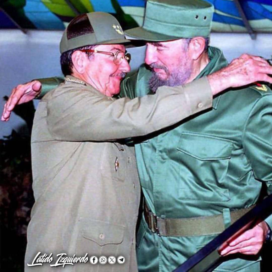 SalomnMontoya1's tweet photo. Los agradecidos te acompañan. #100AñosConFidel #Cuba https://t.co/hA1pJEy9ce
