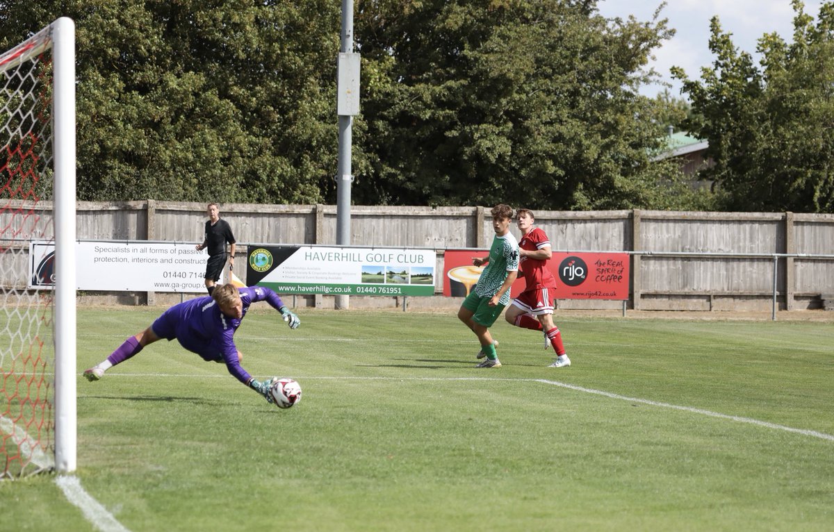 ClivePears22412's tweet photo. 1st goal and action from today’s match @HaverhillRovers 3 @DerehamTown 3 https://t.co/R9sEl9b1a5