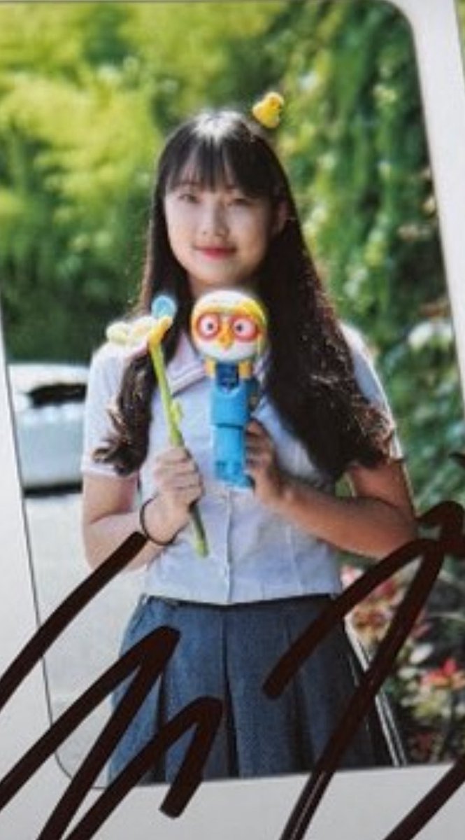 dawnwntwo's tweet photo. 졸업사진 이렇게 찍는 일찐이 어딨어 https://t.co/ZwApC1fBmA