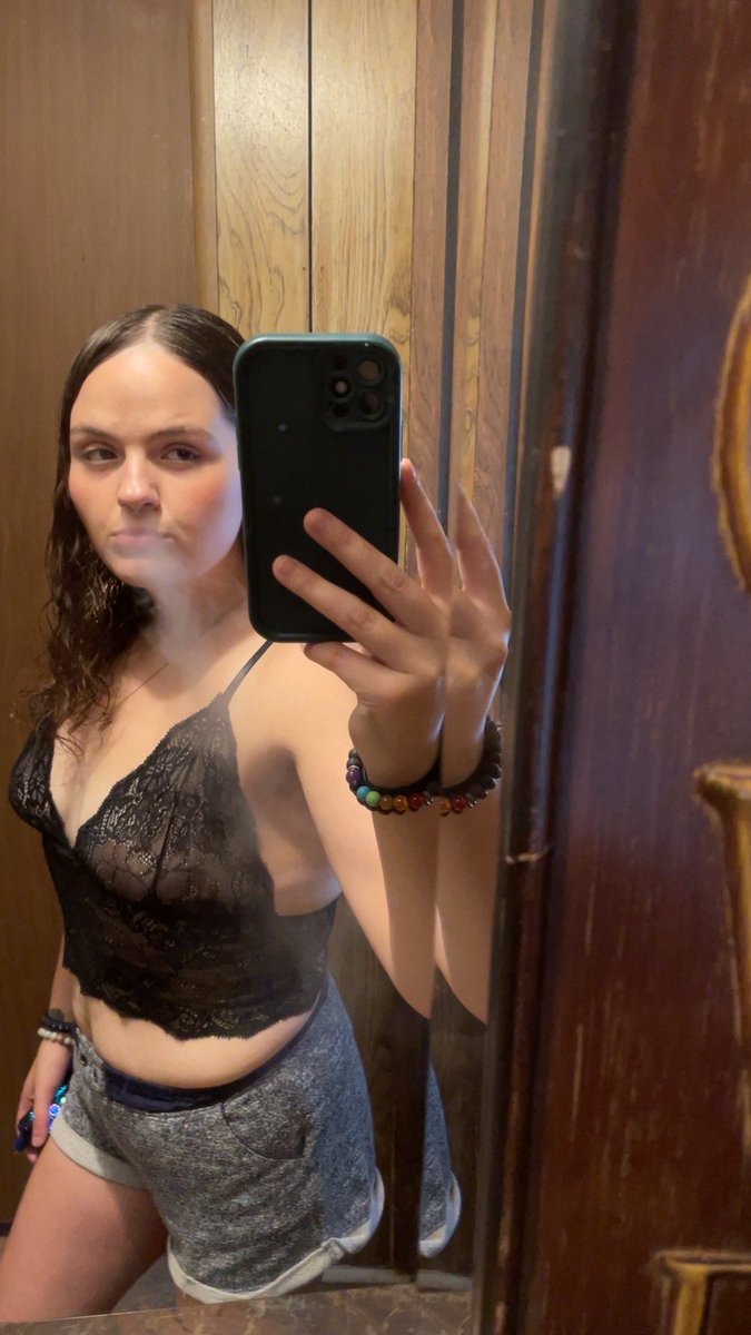 AvaHeart_22's tweet photo. Mmm fuckk😋 I’m rlly horny, hope you like these pics from me:)😘 come check out my OF for a lot more I don’t post here✨ https://t.co/1cvoD32Uwq