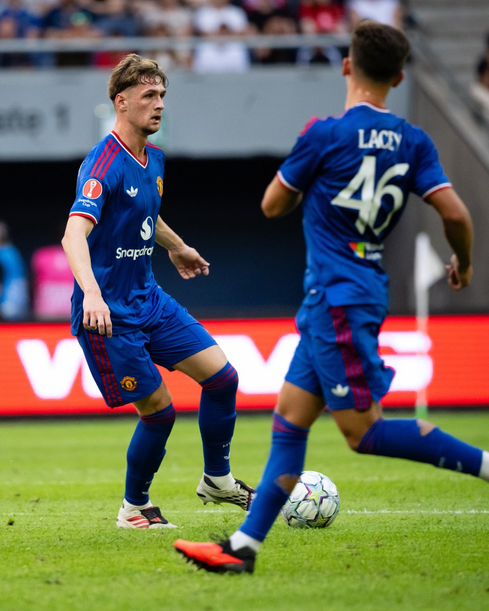 ManUtd's tweet photo. More important pre-season minutes in the tank 💪🔋