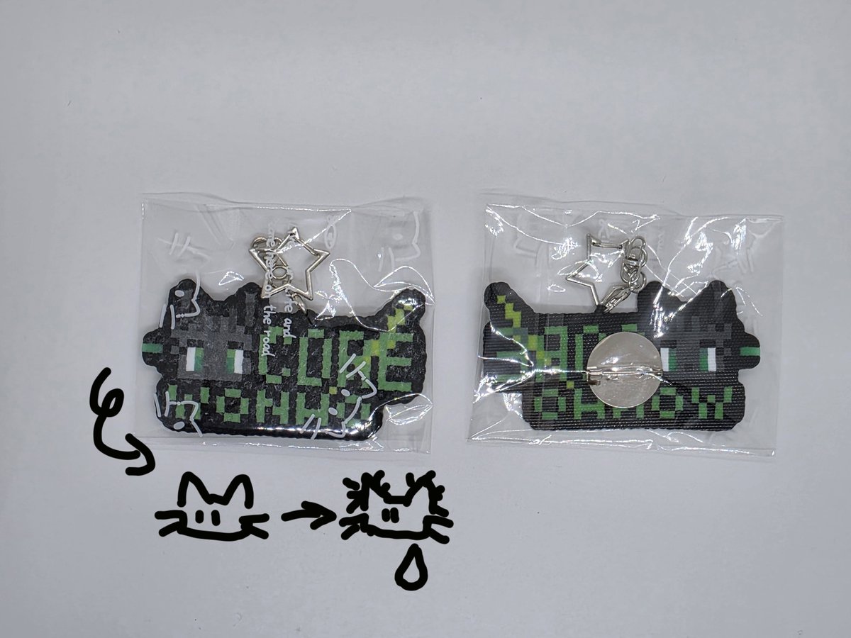 Asywithanyone's tweet photo. （額外說明一下：
·小貓和對鏡小卡的拼豆都有用部分特殊的豆子XD透光看的話會有驚喜!! 
·趕工趕得手忙腳亂的。。。有可能會出現少了一顆鼻子的小貓（？）還有因為豆子消耗量太大而後補貨、批次不同導致的一些顏色不均的色差😢以及把毛巾燙死了產生了一些身上有毛毛的貓。這些都是可能會發生的意外！） https://t.co/O8n5v0F1CD
