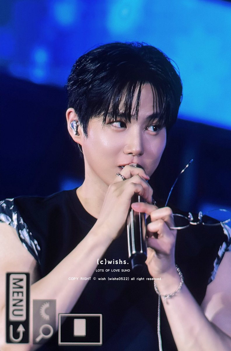 wishs0522's tweet photo. 260801 Ganzberg Show Super Idol My Love in Cambodia

#suhoincambodia  
#수호 #SUHO #준면 #김준면 #金俊勉 #スホ #EXO
@weareoneEXO https://t.co/k9RwKpImGh