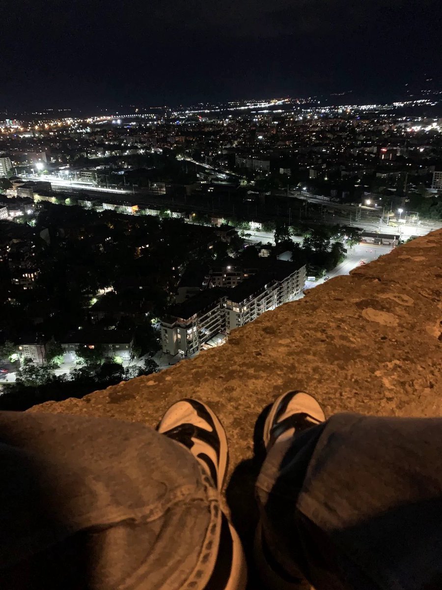 _angelslamb's tweet photo. #escapism https://t.co/MRgWJwARPr