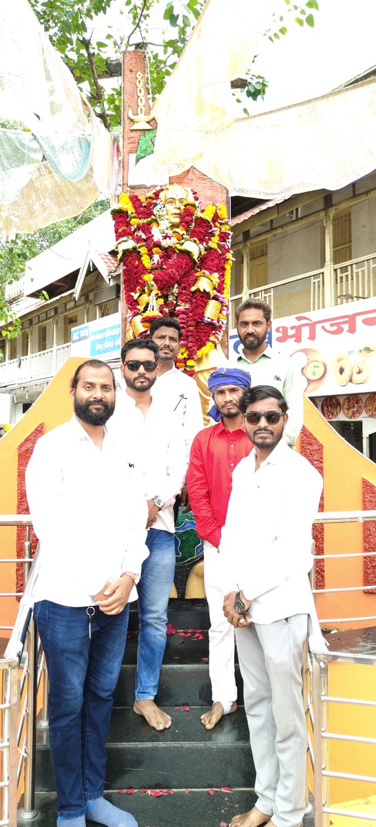 iamRGIngole's tweet photo. साहित्यरत्न लोकशाहीर अण्णाभाऊ साठे यांना जयंती दिनानिमित्त विनम्र अभिवादन.!💐🙏
.
.
#साहित्यरत्न #लोकशाहीर #अण्णाभाऊ_साठे #जयंती #lokshahirannabhausathe https://t.co/Wpi6W4Bvdl