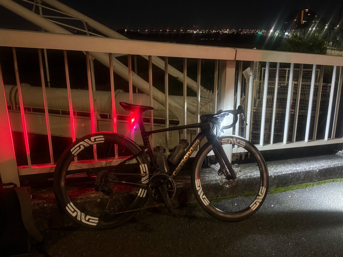 ryoooo_nisshy's tweet photo. サイクリストの朝?は早い
#Attack299 https://t.co/kfVR7vt7qf