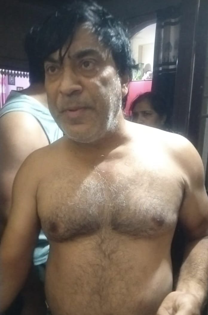 Bharatkbs's tweet photo. शर्मनाक! 12 साल के मासूम से दरिंदगी की कोशिश ...? 
गाजियाबाद के थाना कवि नगर के बालाजी एन्क्लेव (गोविंदपुरम) में आरोपी विनोद निगम पर मासूम से गलत हरकत का आरोप। मुकदमा दर्ज होने के बाद भी गिरफ्तारी न होने से जनता में भारी रोष। आरोपी की तुरंत गिरफ्तारी की मांग।

@ghaziabadpolice @UPPolice @dgpup @ncpcr #Ghaziabad #GhaziabadPolice #ChildSafety #Protest

@ghaziabadpolice @Uppolice @DCPCityGZB @CMOfficeUP @myogiadityanath @dgpup 
 @ghaziabadpolice आरोपी को गिरफ्तार कर कठोर कानूनी कार्यवाही करें।