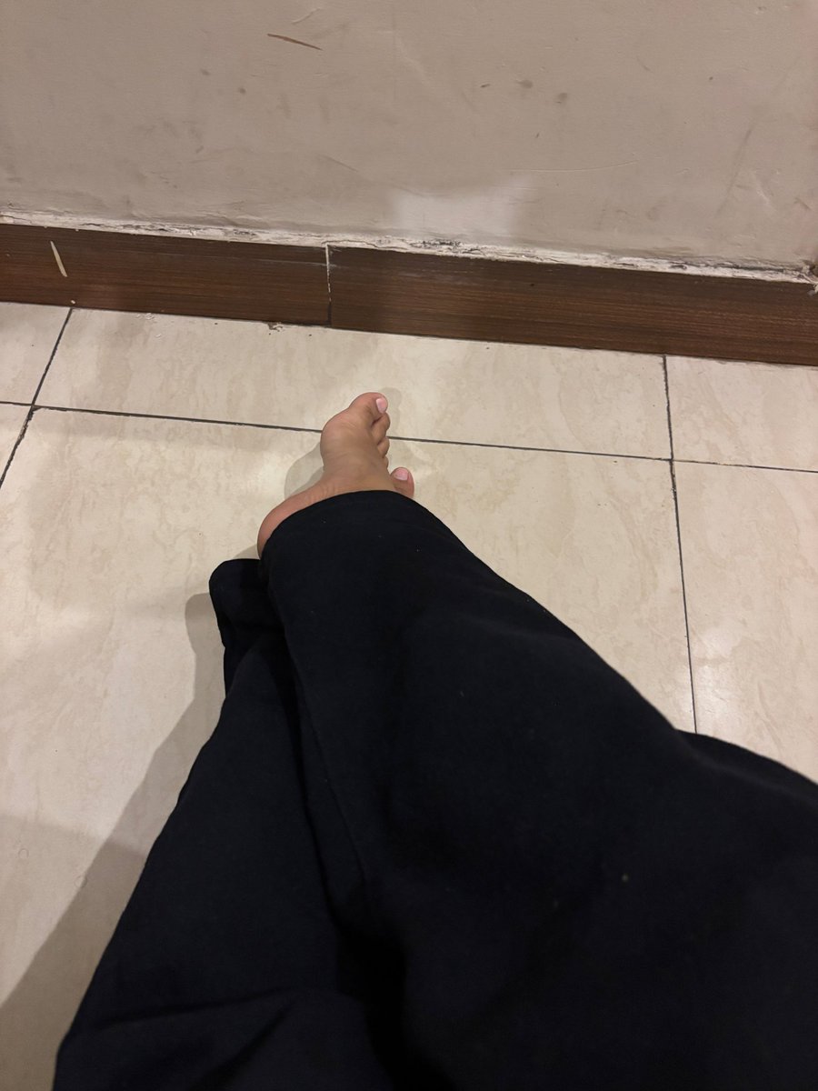 Asian_Bella_'s tweet photo. My presence is enough to bring you down Comment 'Yes Mistress' if you understand your place 😏

#dom #slavetraining #footfetısh #footdom 
#kneel #obey #worship #feetworshi̇p #feetfetısh #mistress https://t.co/bp3VCnU3ai