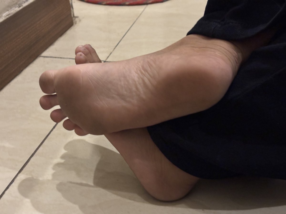 Asian_Bella_'s tweet photo. My presence is enough to bring you down Comment 'Yes Mistress' if you understand your place 😏

#dom #slavetraining #footfetısh #footdom 
#kneel #obey #worship #feetworshi̇p #feetfetısh #mistress https://t.co/bp3VCnU3ai