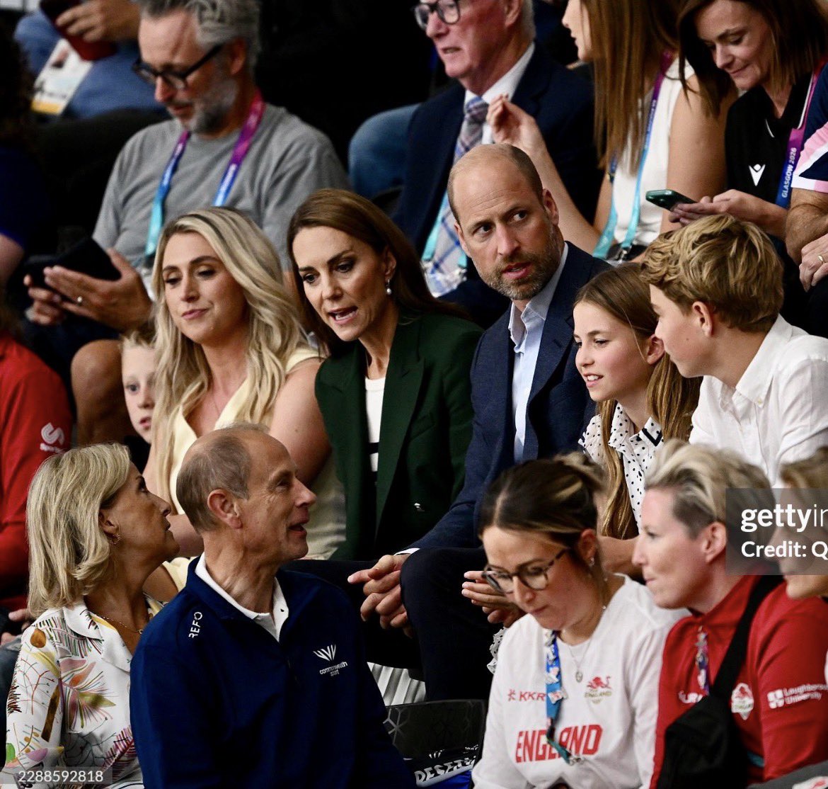 Summermoon49382's tweet photo. ✨ One of my favorite moments from today.

Seeing the Prince and Princess of Wales with the Duke and Duchess of Edinburgh always feels so natural. The warm greeting between Princess Charlotte and Aunt Sophie was especially lovely to see. ❤️

The bond between these two families is truly heartwarming. 👑💚

#RoyalFamily #PrincessCatherine #DuchessSophie #PrinceWilliam #PrincessCharlotte #DukeOfEdinburgh #DuchessOfEdinburgh #PrinceEdward #Glasgow2026 #PrinceGeorge #PrinceLouis #Commonwealthgames