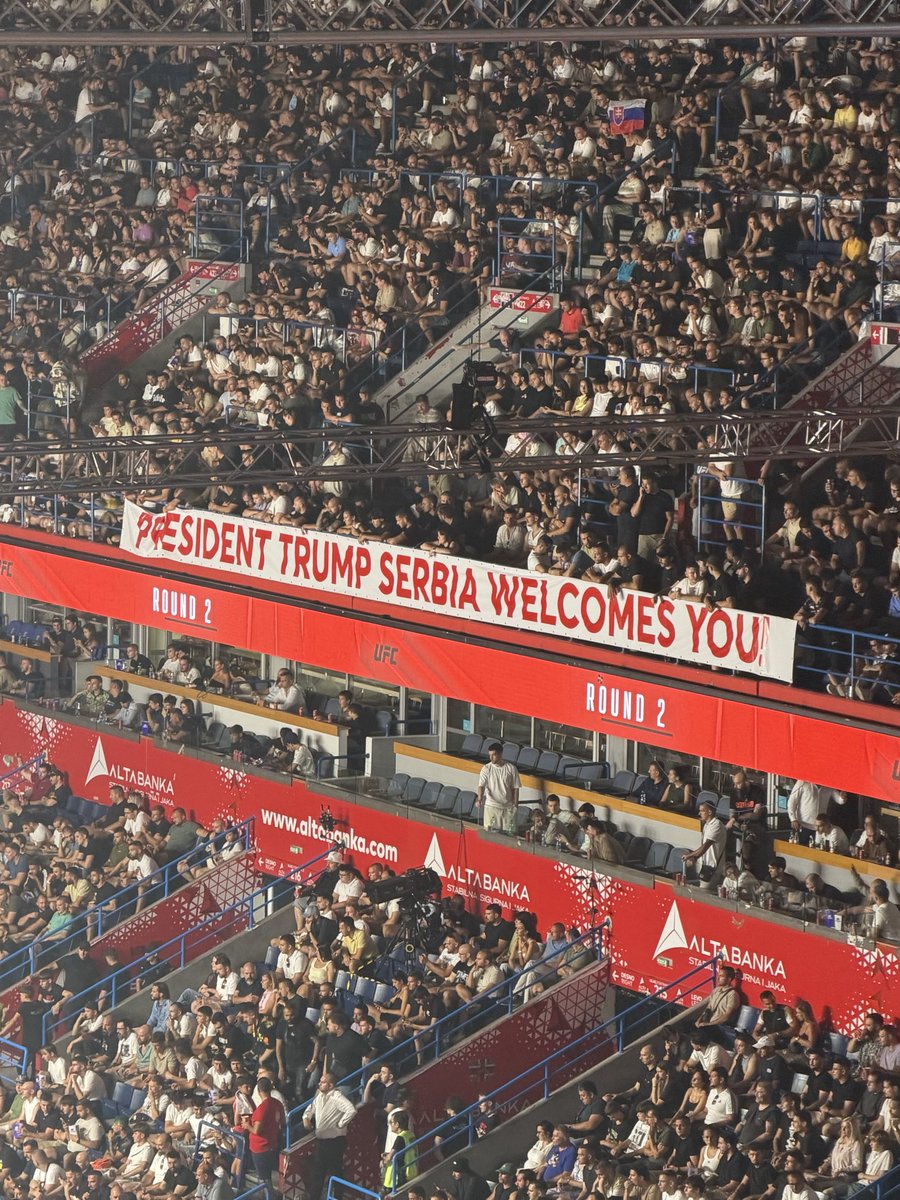 AleksDjuricic's tweet photo. A message from the people of Serbia to President @realDonaldTrump direct from the Belgrade Arena at #UFCBelgrade! 

🇺🇸🤝🇷🇸

@danawhite 
@RichardGrenell 
@ufc https://t.co/eiJM7DfSFh