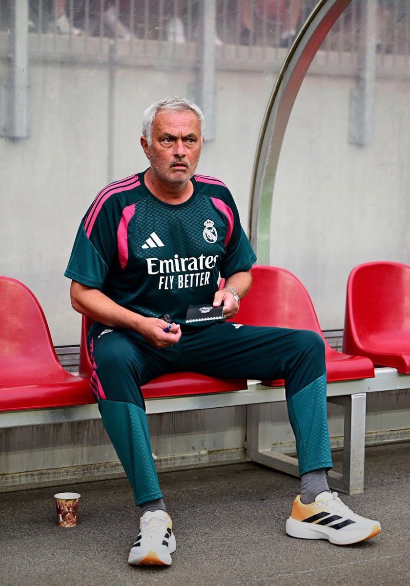 MadridXtra's tweet photo. José Mourinho. 😂 https://t.co/OAVBxZyz5F